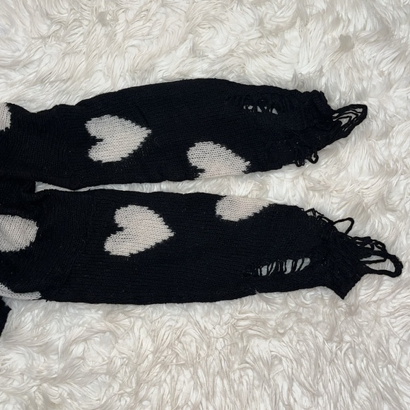 Wildfox White Label Love Lennon Sweater ~ in Black w/ Off-White Heart 🤍 - Picture 10 of 14